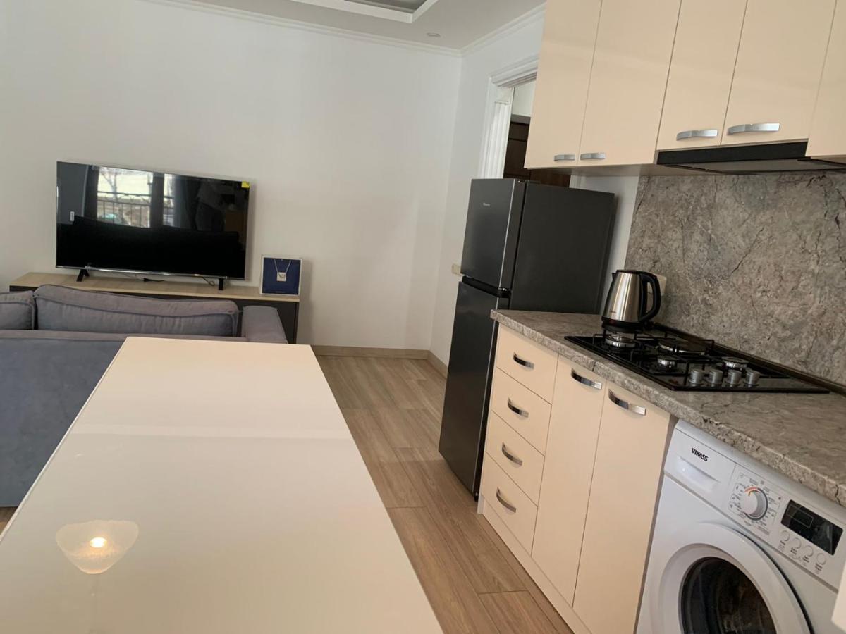 19Tumanyan Excellent Apartment In The Centre Of Capital เยเรวาน ภายนอก รูปภาพ
