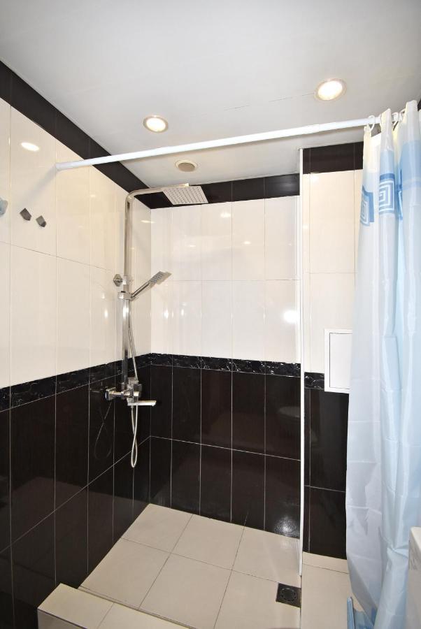 19Tumanyan Excellent Apartment In The Centre Of Capital เยเรวาน ภายนอก รูปภาพ